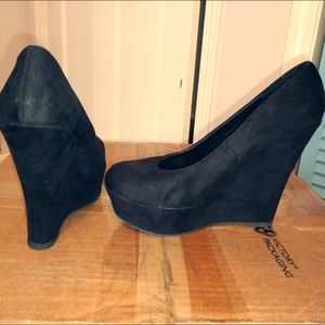 Wedge heels